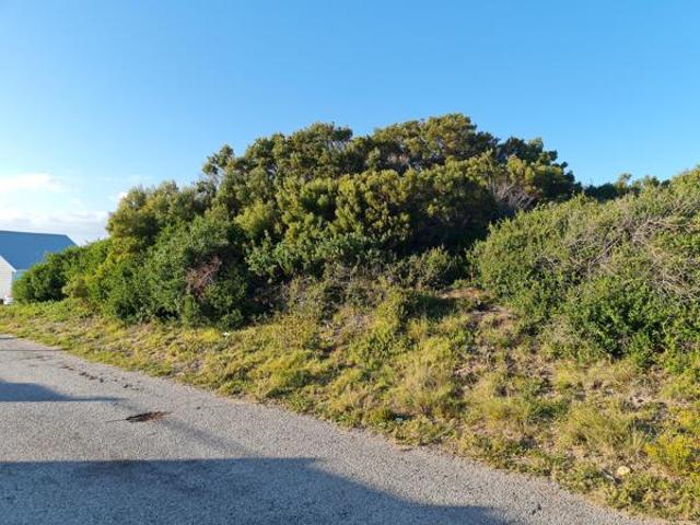 688 m² Land available in Paradise Beach