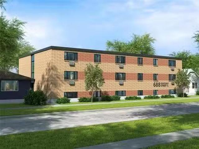 688 Nassau Street, Winnipeg, MB, R3L 2M2 lease for lease Li.