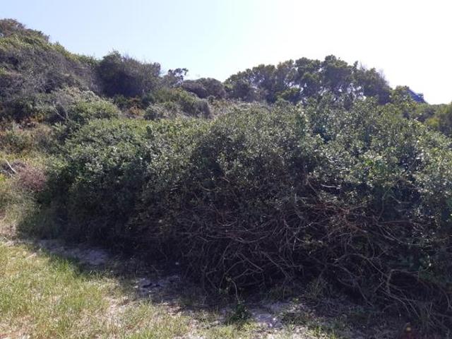 689 m² Land available in Paradise Beach