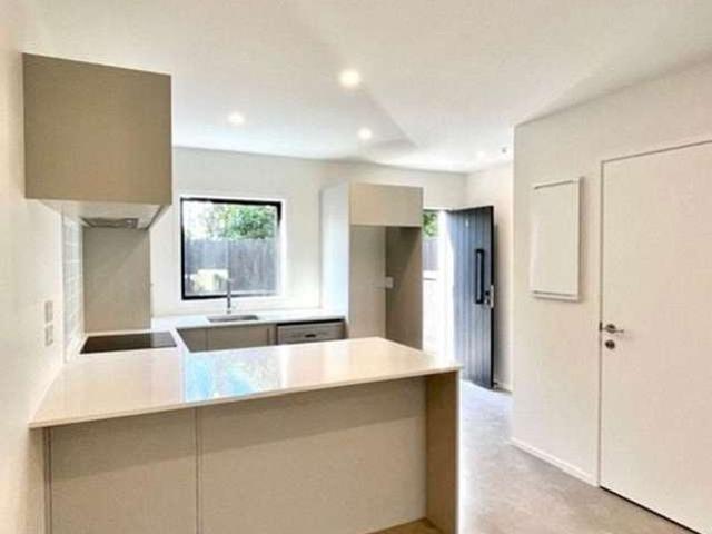 6/8 Valron Road, Te Atatu South, Waitakere City
