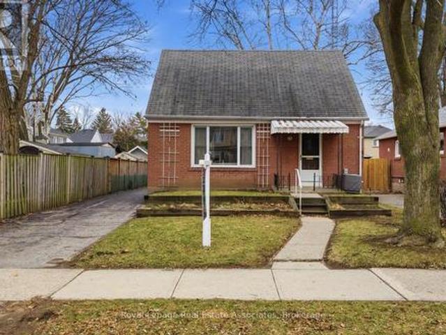68 Gair Drive, Toronto, ON, M8W 4P8 house for sale | Listing ID W13212 | Royal LePage