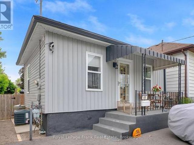 68 Grenfell Street, Oshawa Vanier, ON, L1J 4W2 house for sale | Listing ID E13466 | Royal LePage