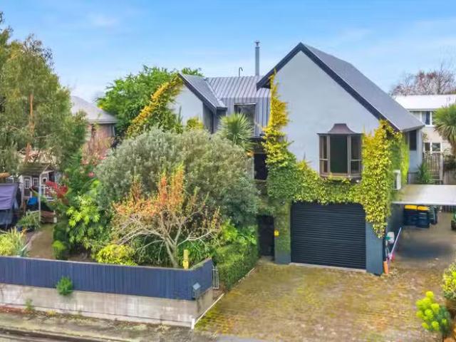 68 Palatine Terrace, St Martins, NZ 8022 House for Sale