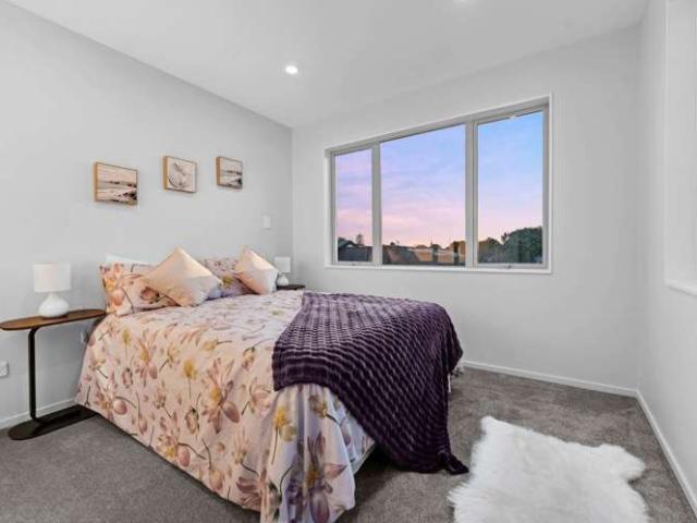 6/8 Reeves Avenue, Papatoetoe, Manukau City