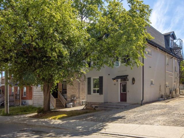 Ottawa, ON K1N 7T8 68 Sweetland Avenue 1