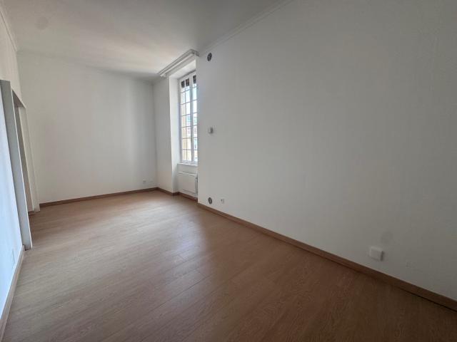 69006 23.56 m2