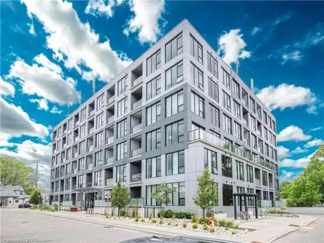 690 King Street W