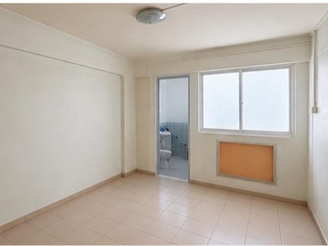 690 Hougang Street 61 HDB Apartment For Sale, $536,000, 3 Bed 2 Bath 904 sqft $593.00 psf