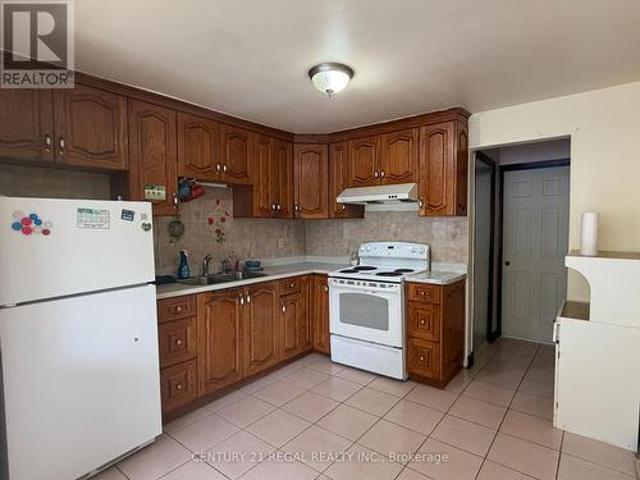 690 Jane Street, Toronto, ON, M6N 4A8 house for lease | Listing ID W13584 | Royal LePage