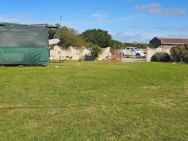690 m² Land available in Aston Bay