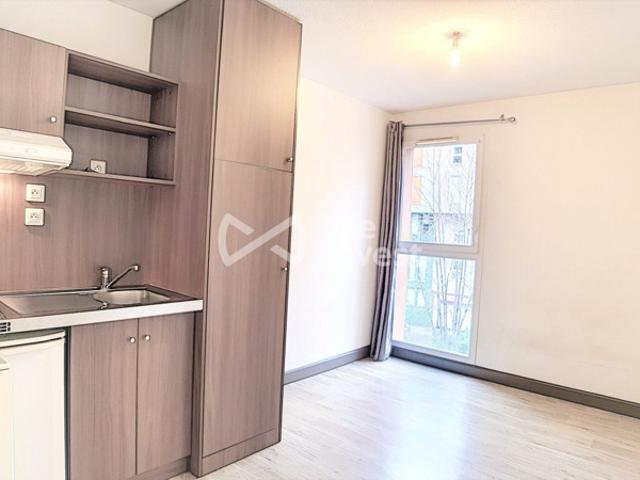 69100 VILLEURBANNE LA DOUA STUDIO MEUBLE 18m2