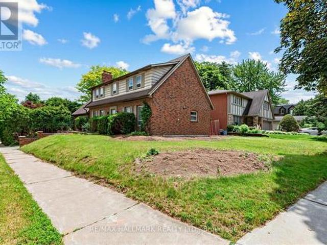 691 Conacher Drive, Toronto, ON, M2M 3N4 house for sale | Listing ID C13474 | Royal LePage
