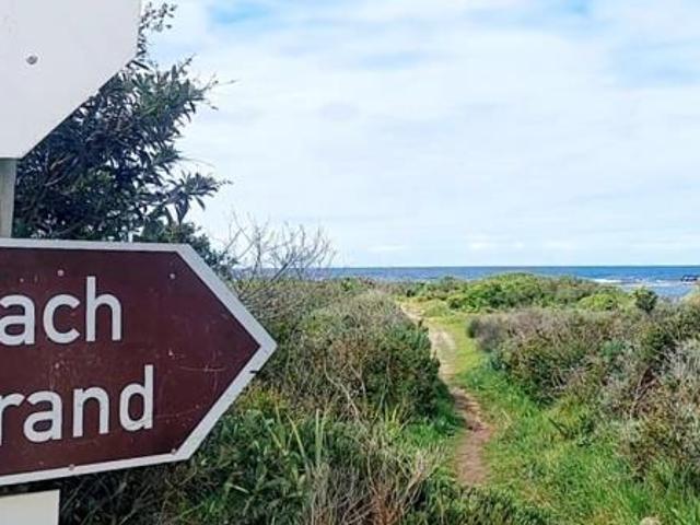 692 m² Land available in Bettys Bay