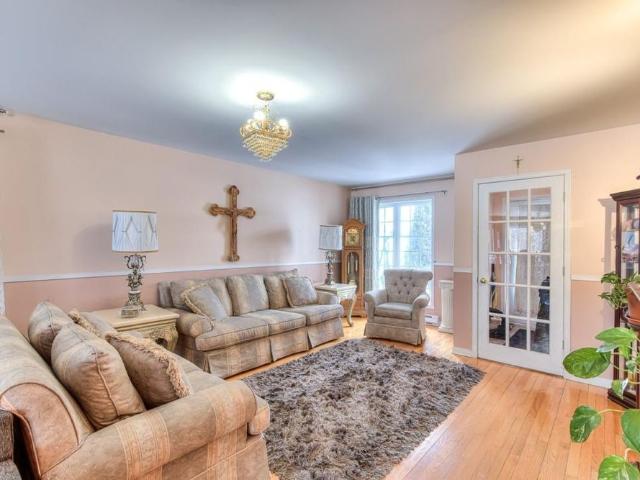 692 Rue Rabis, H7X 4H7, Laval