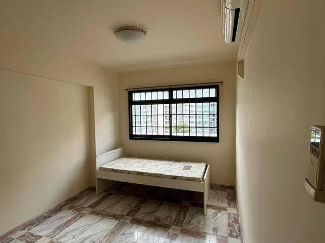692A Choa Chu Kang Crescent, near Yew Tee MRT Station, Common Room, for rent