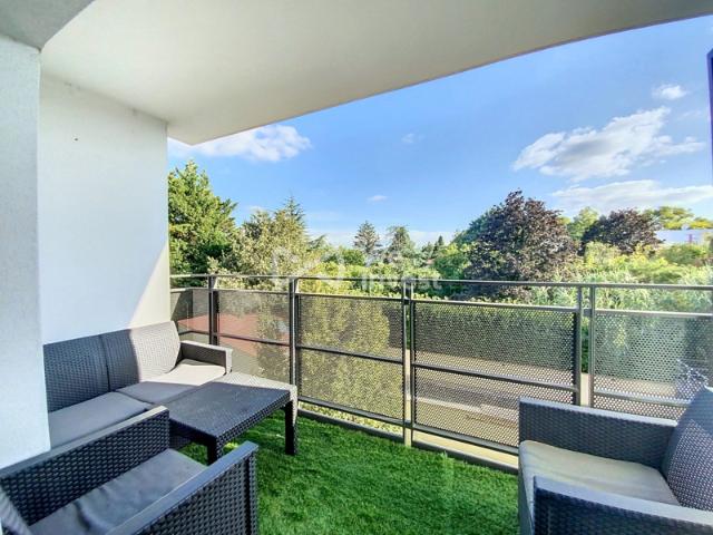69320 FEYZIN CENTRE VENTE APPARTEMENT T3 2 CH 58 m2 + GARAGE