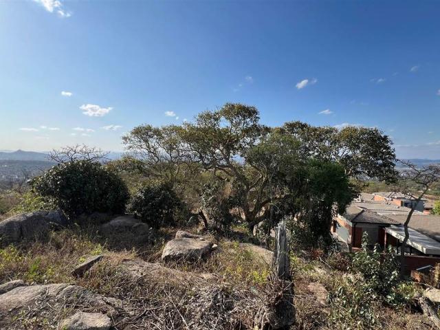 693 m² Land available in Sonheuwel