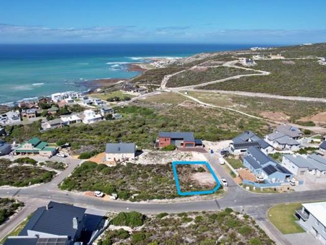 693 m² Land available in Struisbaai