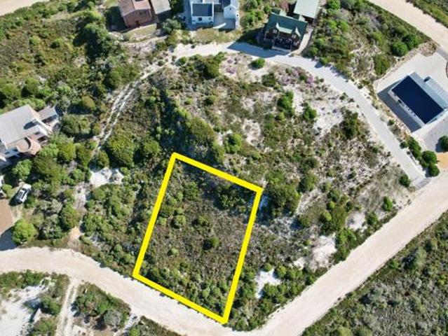 693 m² Land available in Suiderstrand