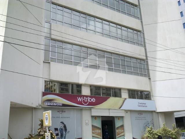 6943 Sqft Centrally Air Condition Floor Available For Rent