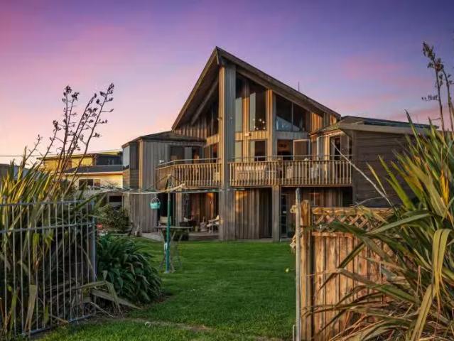 694 Pukehina Parade, Pukehina, Western Bay Of Plenty