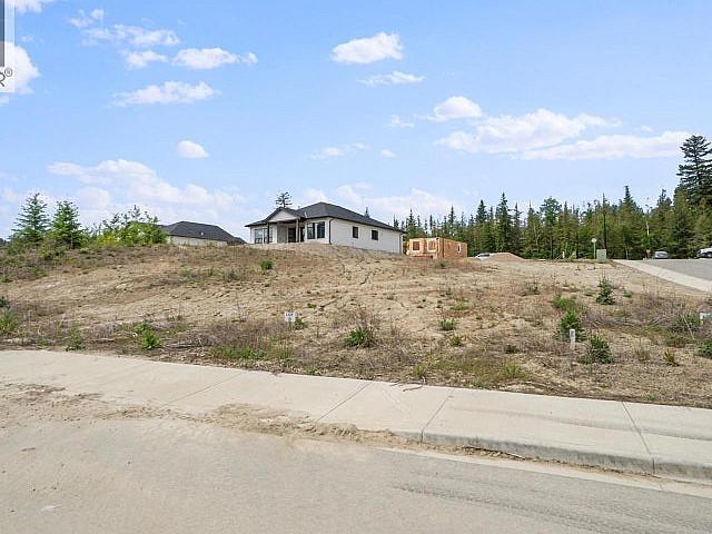 6951 43 Street Ne Salmon Arm, British Columbia