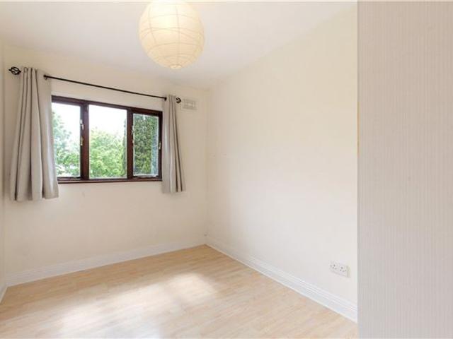 695,000 | 16 Merrion Park, Blackrock, Co. Dublin Lisney Sotheby's International Realty Blackrock 5002 MyHome. Ie Residential