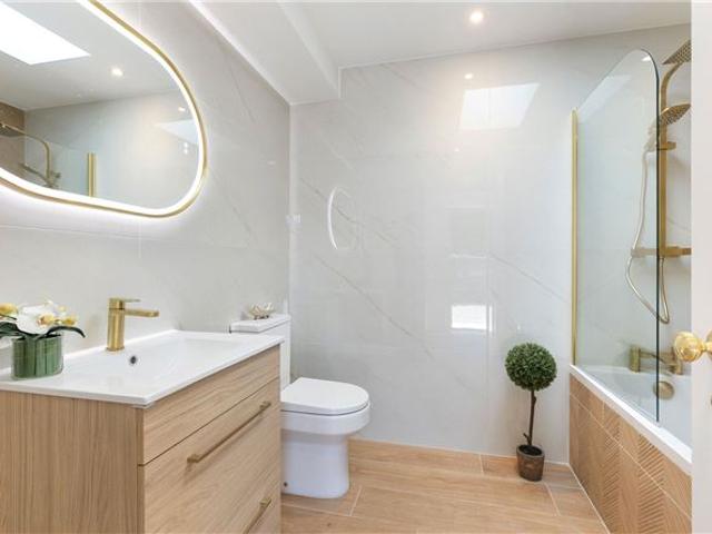 695,000 | 1 Keegan's Cottage, Merrion Road, Dublin 4 Hooke & MacDonald 5009 MyHome. Ie Residential