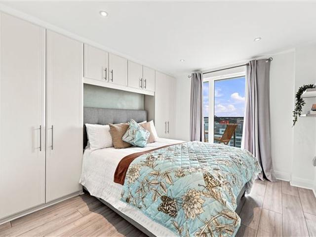 695,000 | 71 Millennium Tower, Grand Canal Dk, Dublin 4 Owen Reilly 5019 MyHome. Ie Residential