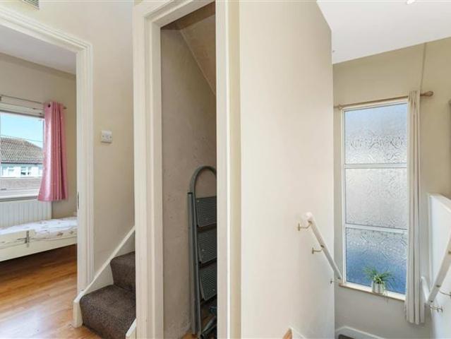 695,000 | 7 Newlands Drive, Clondalkin, Dublin 22, D22 A093 Ray Cooke Auctioneers 5005 MyHome. Ie Residential