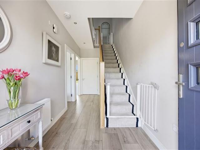 695,000 | 7 The Drive, Station Manor, Portmarnock, County Dublin Corry Estates 5002 MyHome. Ie Residential