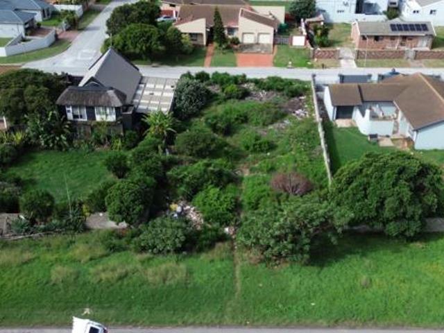 695 m² Land available in Bluewater Bay