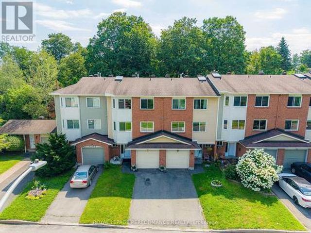 6966 Bois Avenue, Ottawa, ON, K1C 5L5 townhouse for sale | Listing ID X13699 | Royal LePage