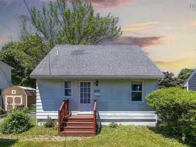 6975 Ward Avenue Avenue, Halifax, NS, B3L 2K6 house for sale.