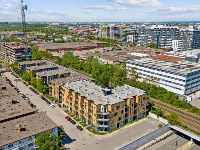 6970 Av. Victoria, Montréal Côte des Neiges, QC H3W