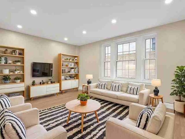 697 701 Eglinton Avenue W 1 Bedroom Apartment for Rent at 697 Eglinton Ave W, Toronto, ON M5N 1C6 Forest Hill