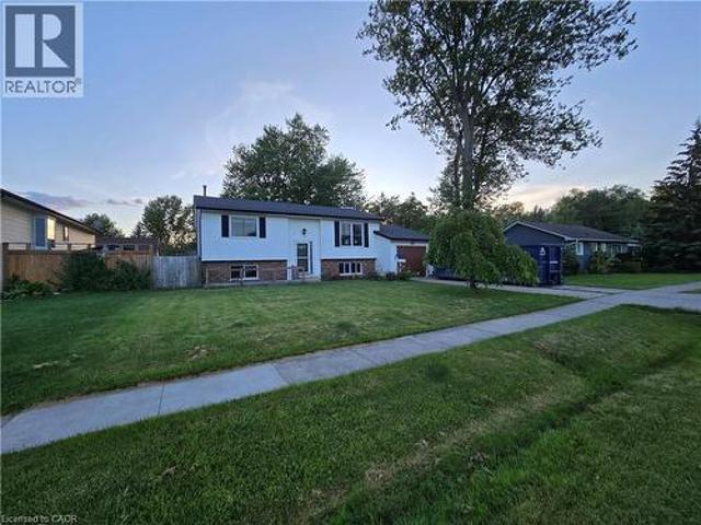697 Ferndale Avenue, Fort Erie, ON, L2A 5C7 house for sale | Listing ID 40850 | Royal LePage