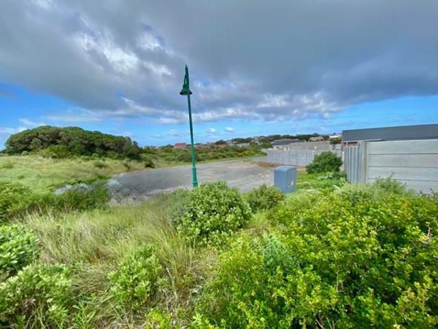 697 m² Land available in Kleinbaai