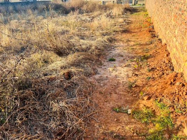 697 m² Land available in Roberts Estate