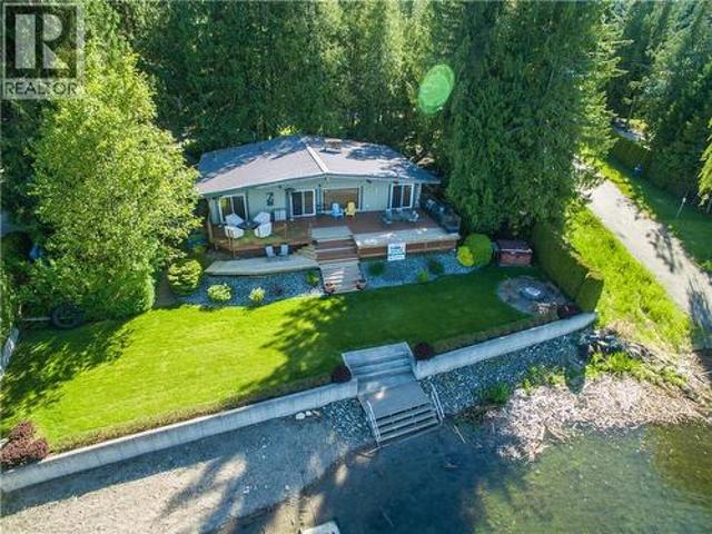 697 Viel Road, Sorrento, BC, V0E 2W1 house for sale | Listing ID 10394 | Royal LePage