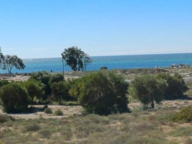 698 m² Land available in Da Gama Bay