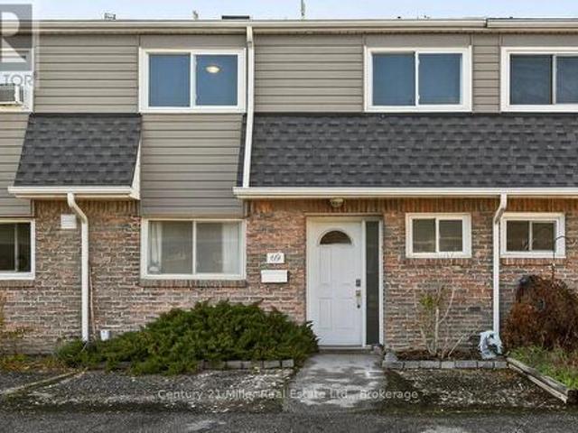 69 2050 Upper Middle Road, Burlington Brant Hills, ON, L7P 3R9 townhouse for sale | Listing ID W13504 | Royal LePage