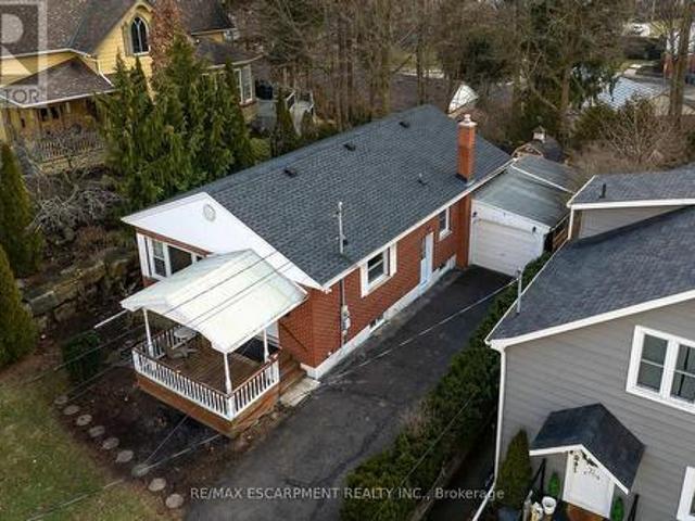 69 Creighton Rd, Hamilton, ON, L9H 6E3 house for sale Listi.