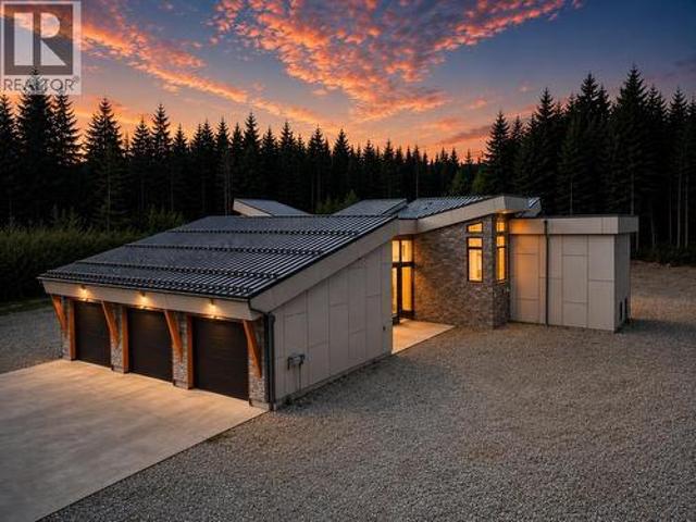 69 Elderberry Street, Kitimat, BC, V8C 0A9 house for sale | Listing ID R3123 | Royal LePage
