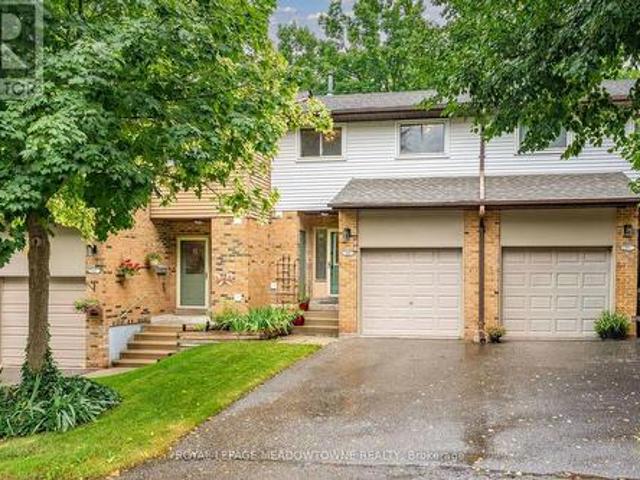 69 Lynden Circle, Halton Hills, ON, L7G 4Y7 townhouse for sale | Listing ID W13602 | Royal LePage