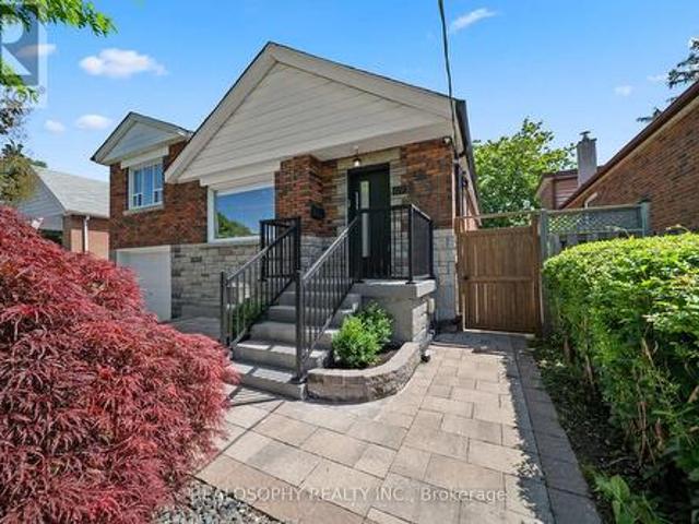 69 Squires Avenue, Toronto, ON, M4B 2R7 house for sale | Listing ID E13445 | Royal LePage