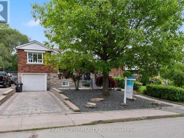 69 Squires Avenue, Toronto, ON, M4B 2R7 house for sale | Listing ID E13497 | Royal LePage