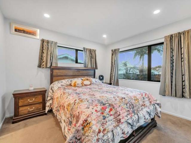 69a Solar Road, Glen Eden, Waitakere City
