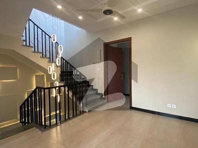 6 Malra Corner House For Sale Near To Masjid Park And Water Filtration Plant