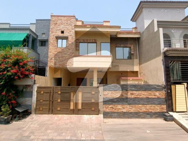 6 Marla Beautiful House For Sale In Nishatabad